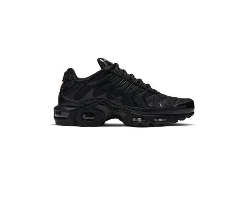 AirMaxPlus-TripleBlack